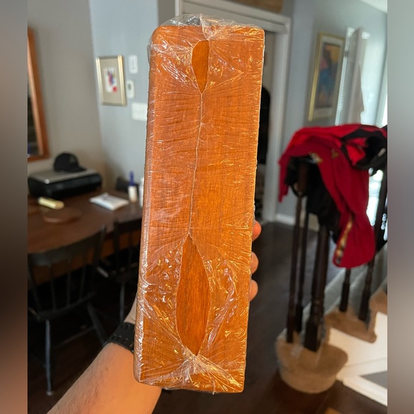 SOLID WOOD “SHADOW BOX” FOR HANGING & DISPLAYING ITEMS AND COLLECTIBLES NEW NICE - Picture 6 of 8